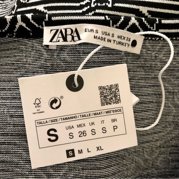 Zara Jacquard Crop Tank Top Black White Stripes Flowers NWT Size Small Geometric - Picture 4 of 6